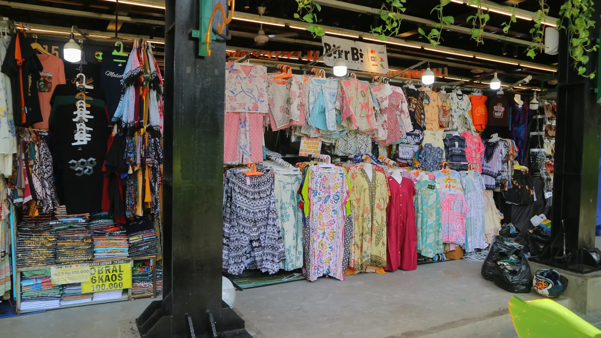 Suasana Teras Malioboro Beskalan Yogyakarta