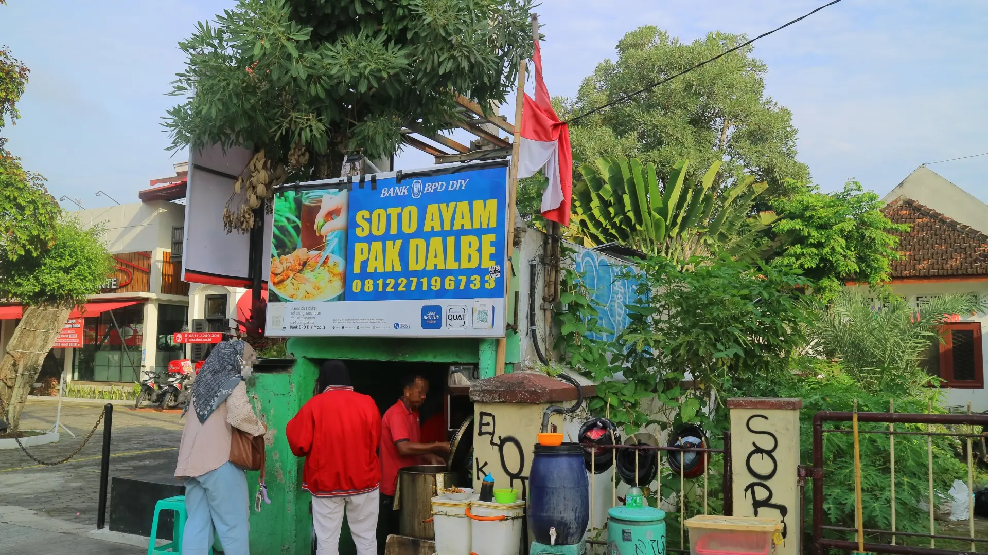 Menikmati Soto Ayam Pak Dalbe: Kuliner Legendaris Jogja di Tengah Modernisasi